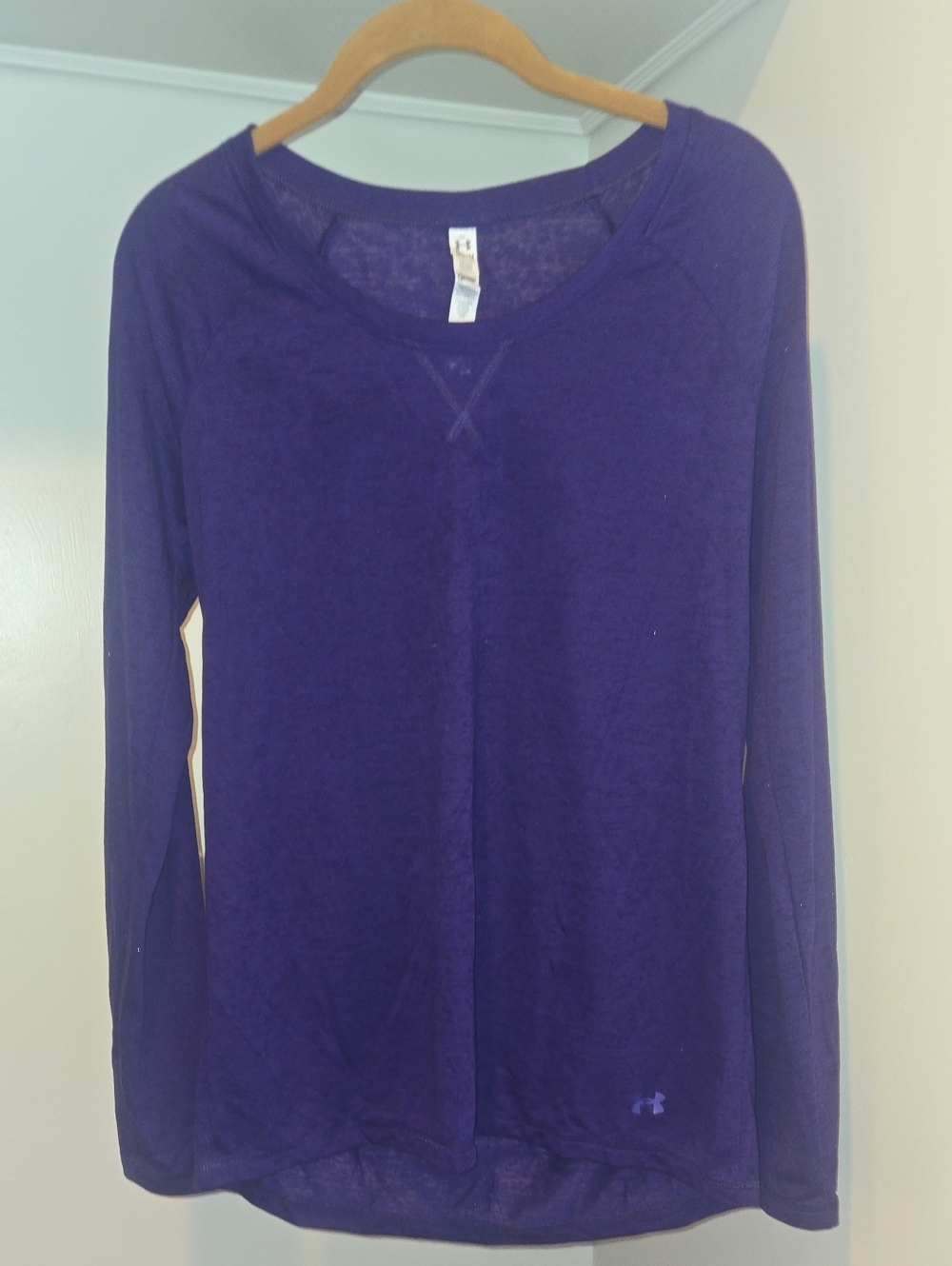 Under Armour Women's Purple Long Sleeve Performance Top Size M